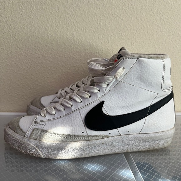 Nike Blazers - Picture 5 of 9